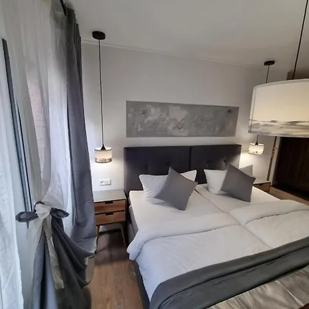 Zur Post Hotel 3*